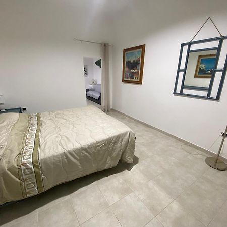 La Torretta Del Surfista Villa Tarente Buitenkant foto