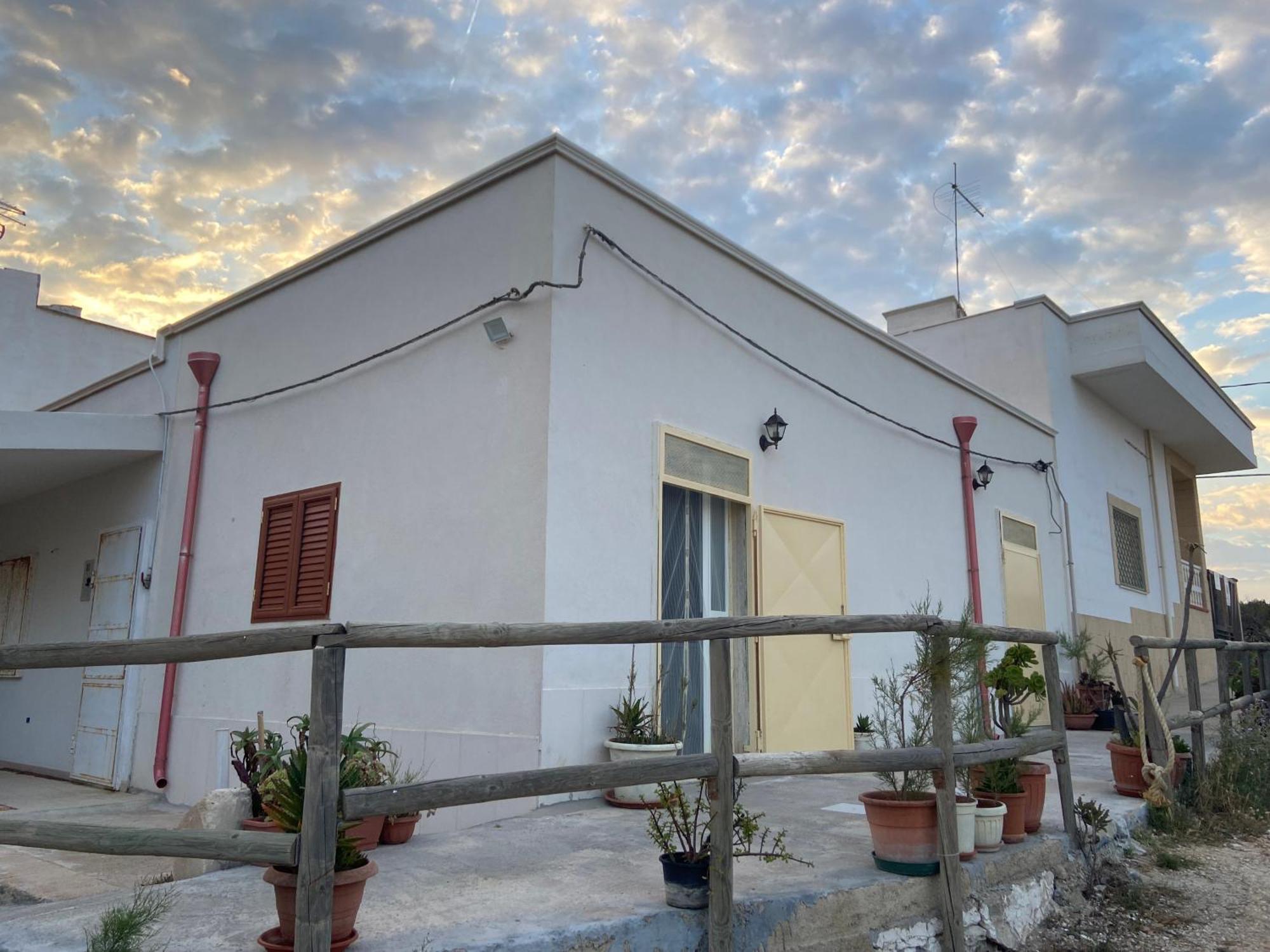 La Torretta Del Surfista Villa Tarente Buitenkant foto